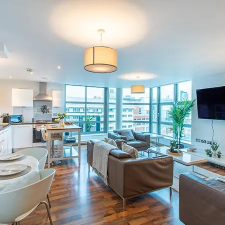 Modern 2-bed - Walk To Uni & Lgi Apartment