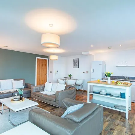 Modern 2-bed - Walk To Uni & Lgi Apartment Leeds (West Yorkshire)