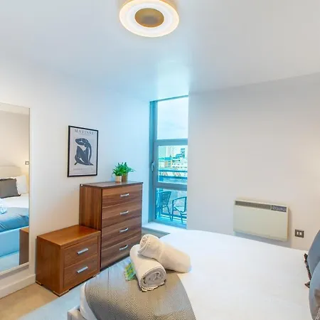 Modern 2-bed - Walk To Uni & Lgi Leeds (West Yorkshire)