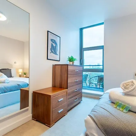 Apartment Modern 2-bed - Walk To Uni & Lgi
