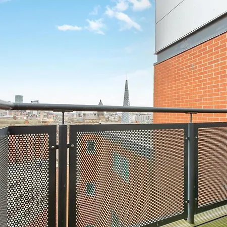 Modern 2-bed - Walk To Uni & Lgi Apartment *