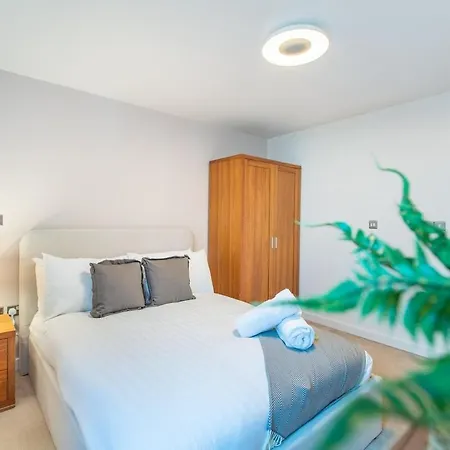 Modern 2-bed - Walk To Uni & Lgi Apartment