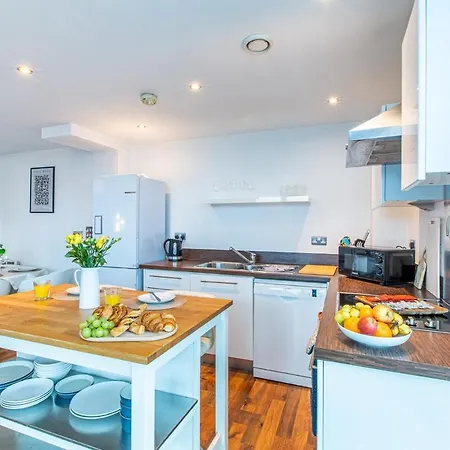 Modern 2-bed - Walk To Uni & Lgi *